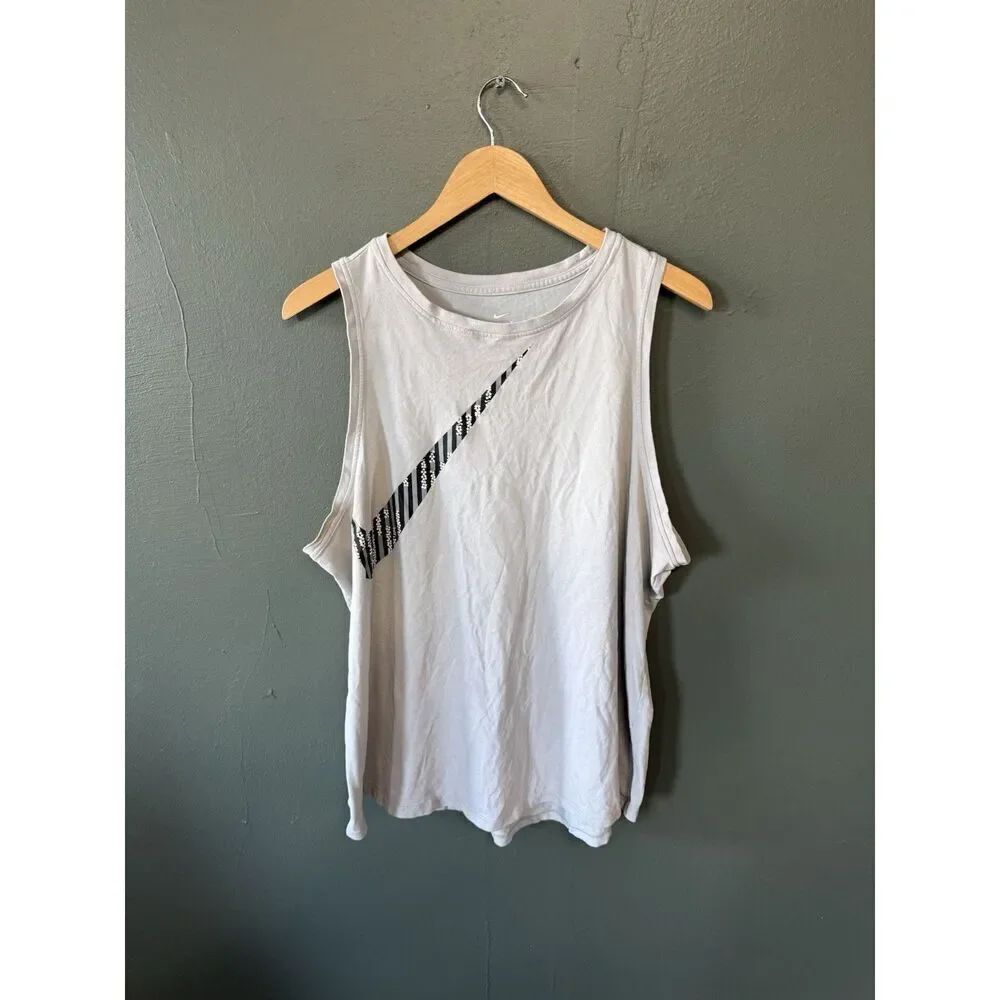 The Nike Tee Womens Gray Sleeveless Athletic Tank Top Size 2XL